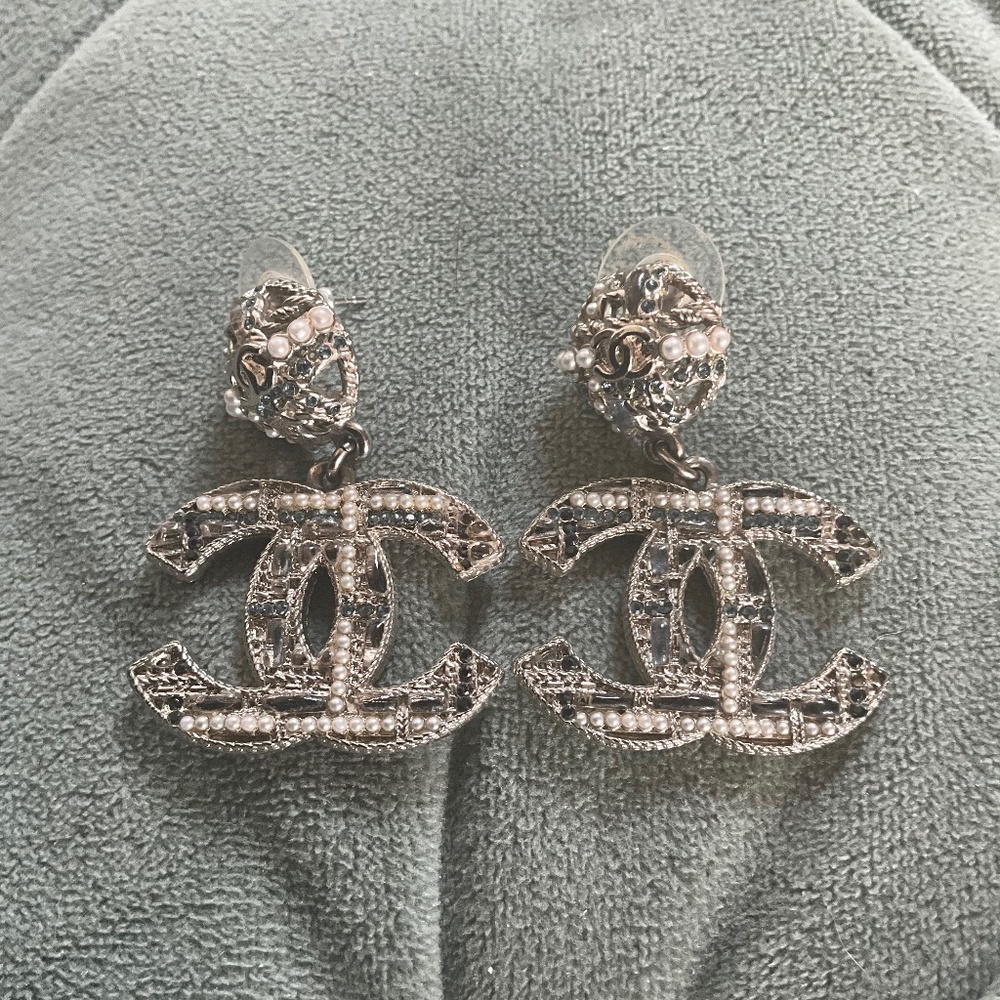 CHANEL logo earrings
